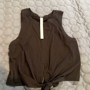 New lululemon tank size 4 black